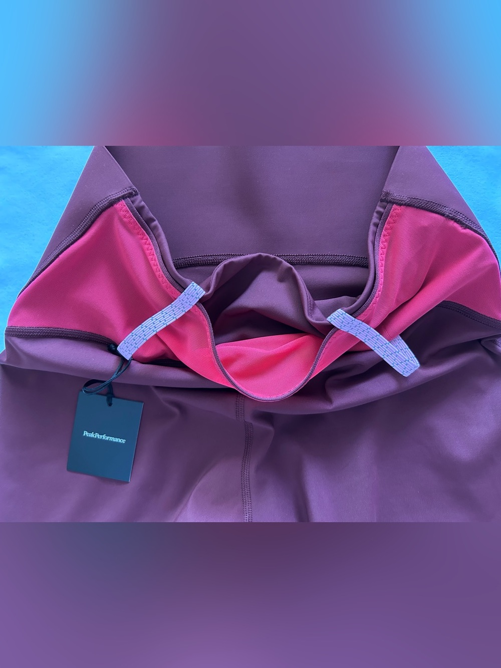 NWT - Peak Performance Light Short Tights in Obscure - Picture 11 of 15